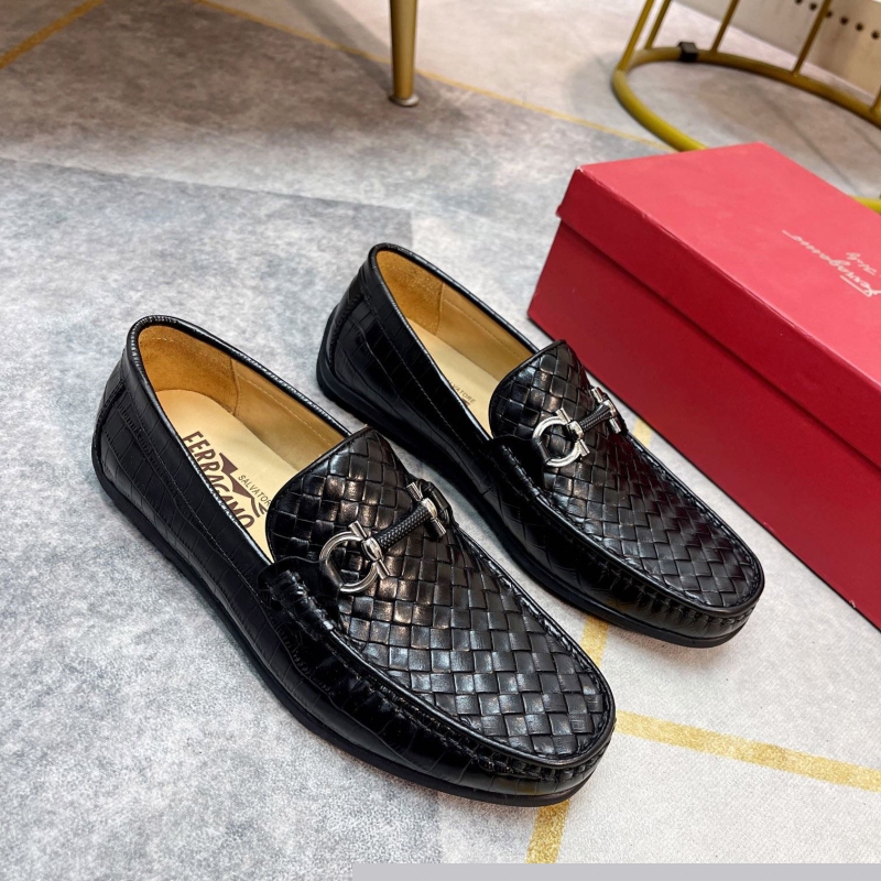 bo*te*ga Ve*ne*ta leather shoes